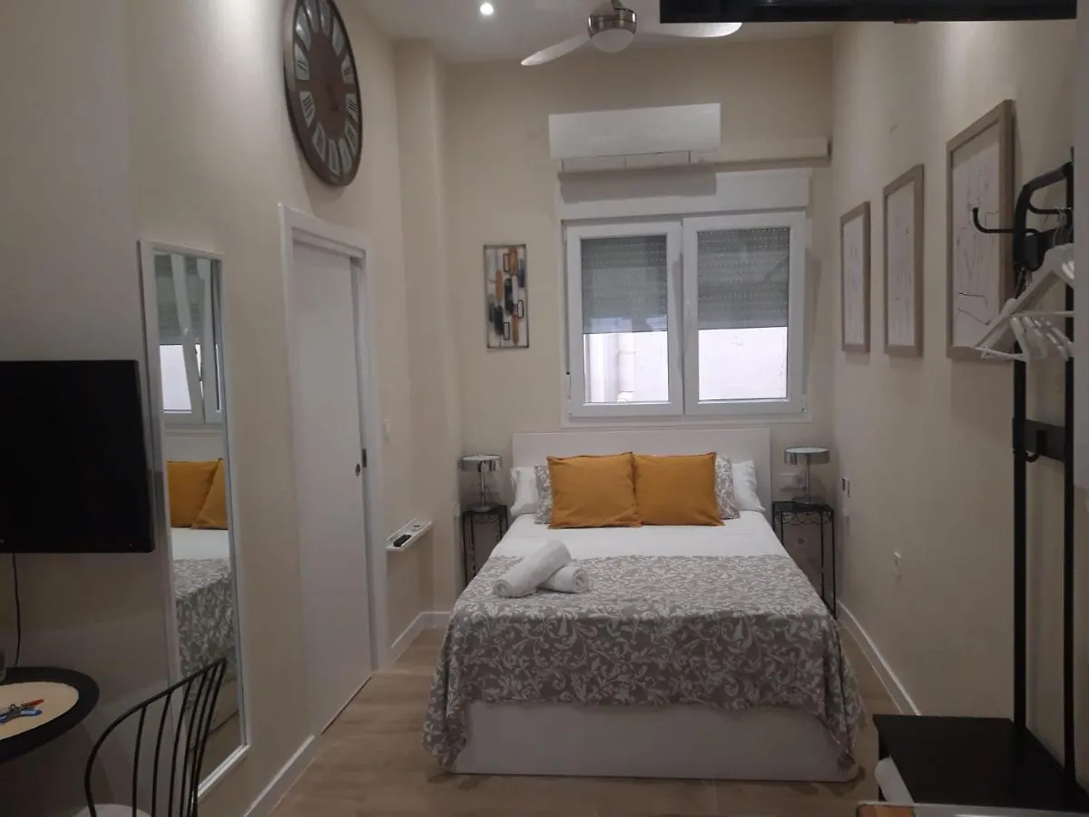 Apartamentos Marques De La Merced Μάλαγα 0*,